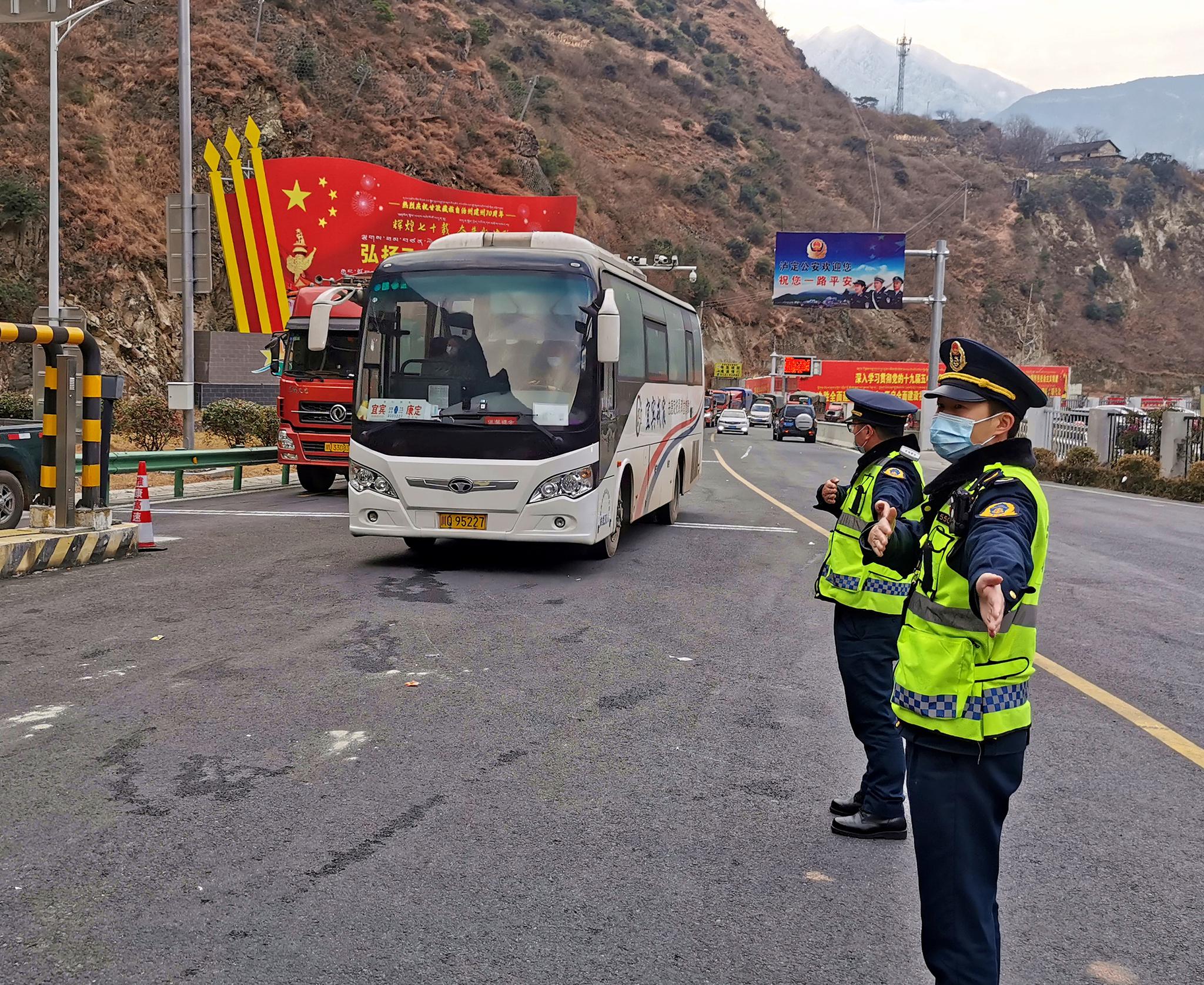 Kaiyun体育官方认证包含今晨突围战来临，成都蓉城围绕社区盾临场应变，压力陡增，数据趋势出现新变化的词条